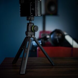 STANDS & TRIPODS